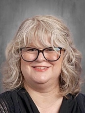 Wallace-Knight, Kristin