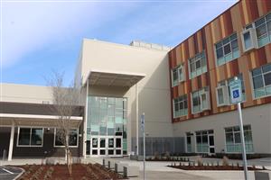 Kellogg school entrance 