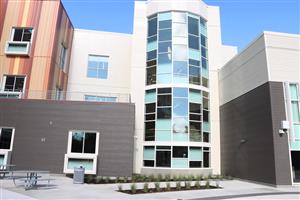 Kellogg courtyard